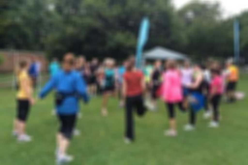 Begs_warm_up_at_parkrun_300.jpg blurred out